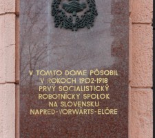 Pamätná tabuľa 1. socialistickému spolku robotníkov na Slovensku