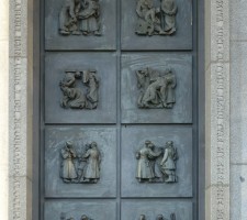 reliéfne bronzové dvere – Slavín